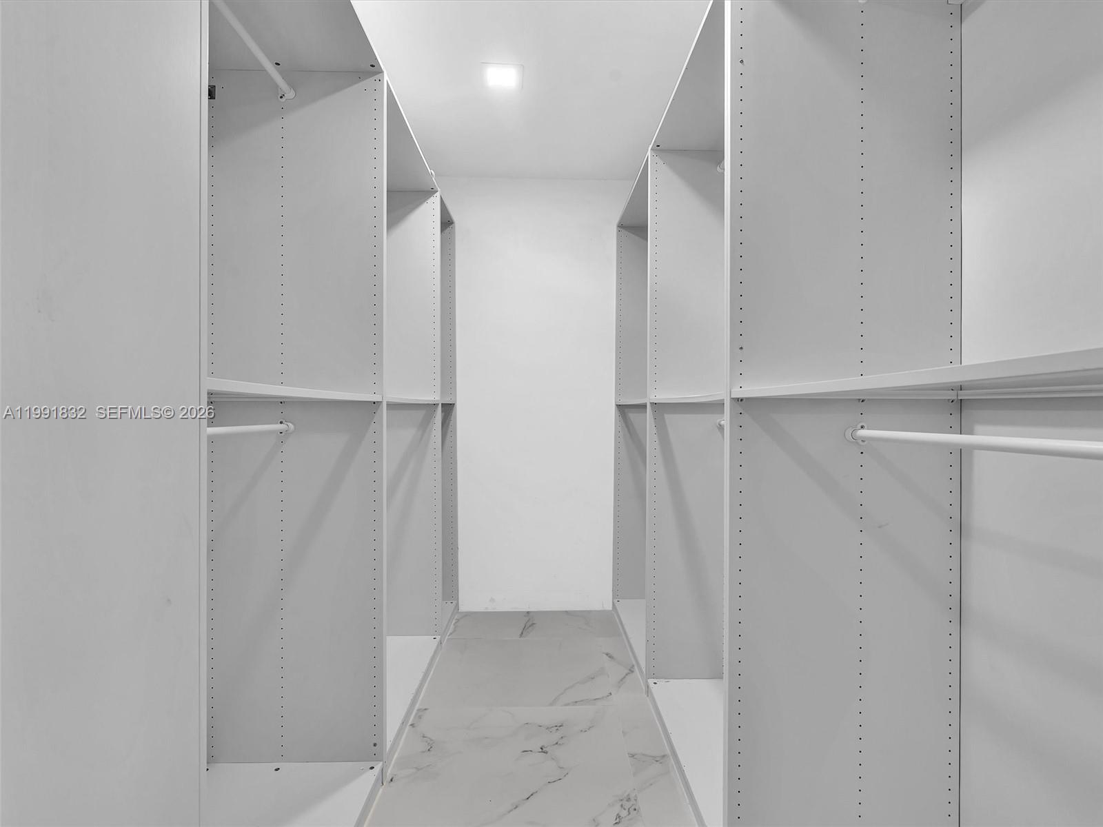 3010 Alton Road Miami Beach, FL 33140 - Photo 25 of 60