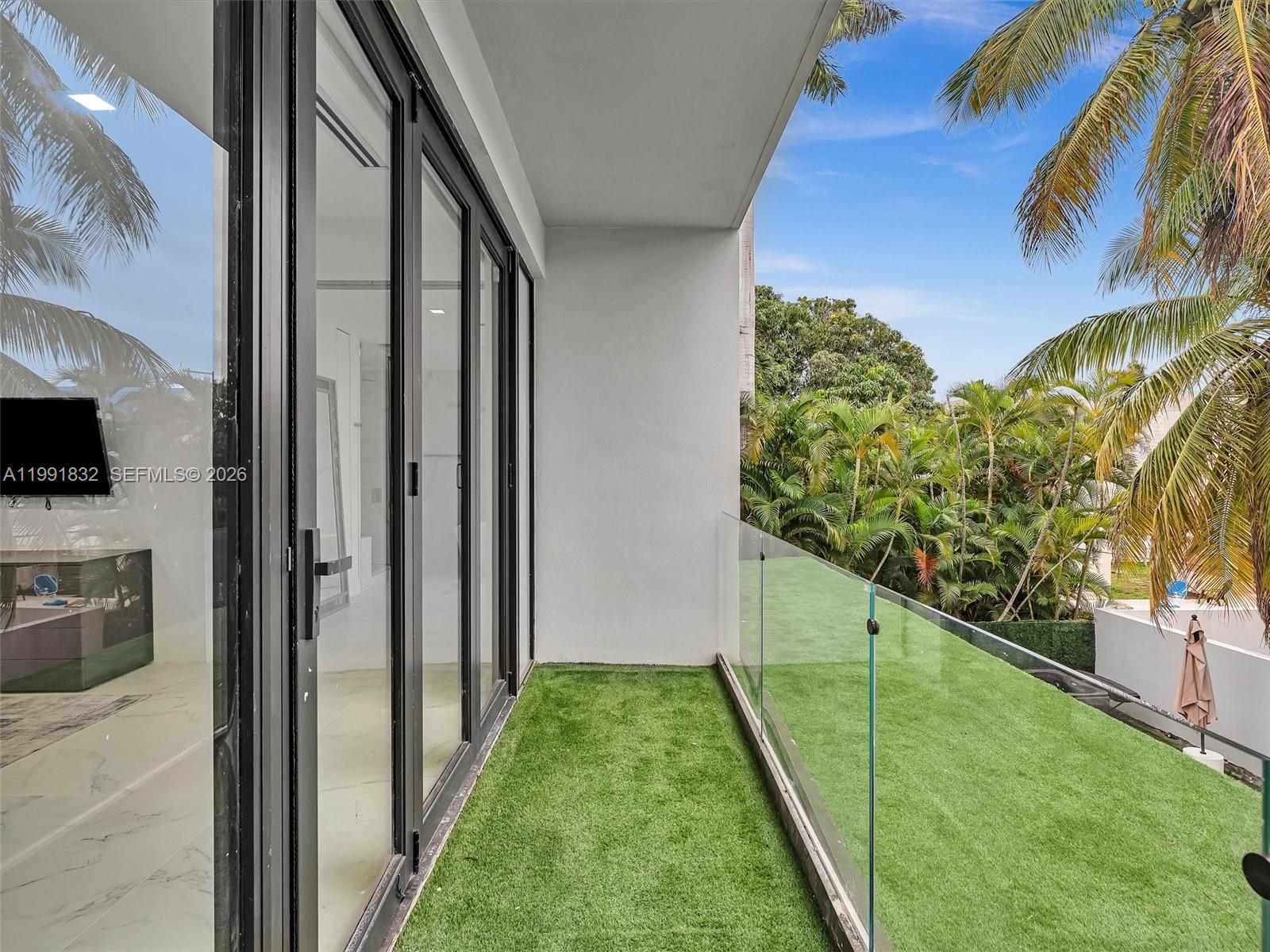 3010 Alton Road Miami Beach, FL 33140 - Photo 28 of 60