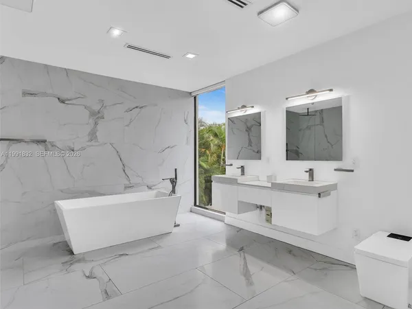 $17,900 | 3010 Alton Road, Miami Beach, FL 33140