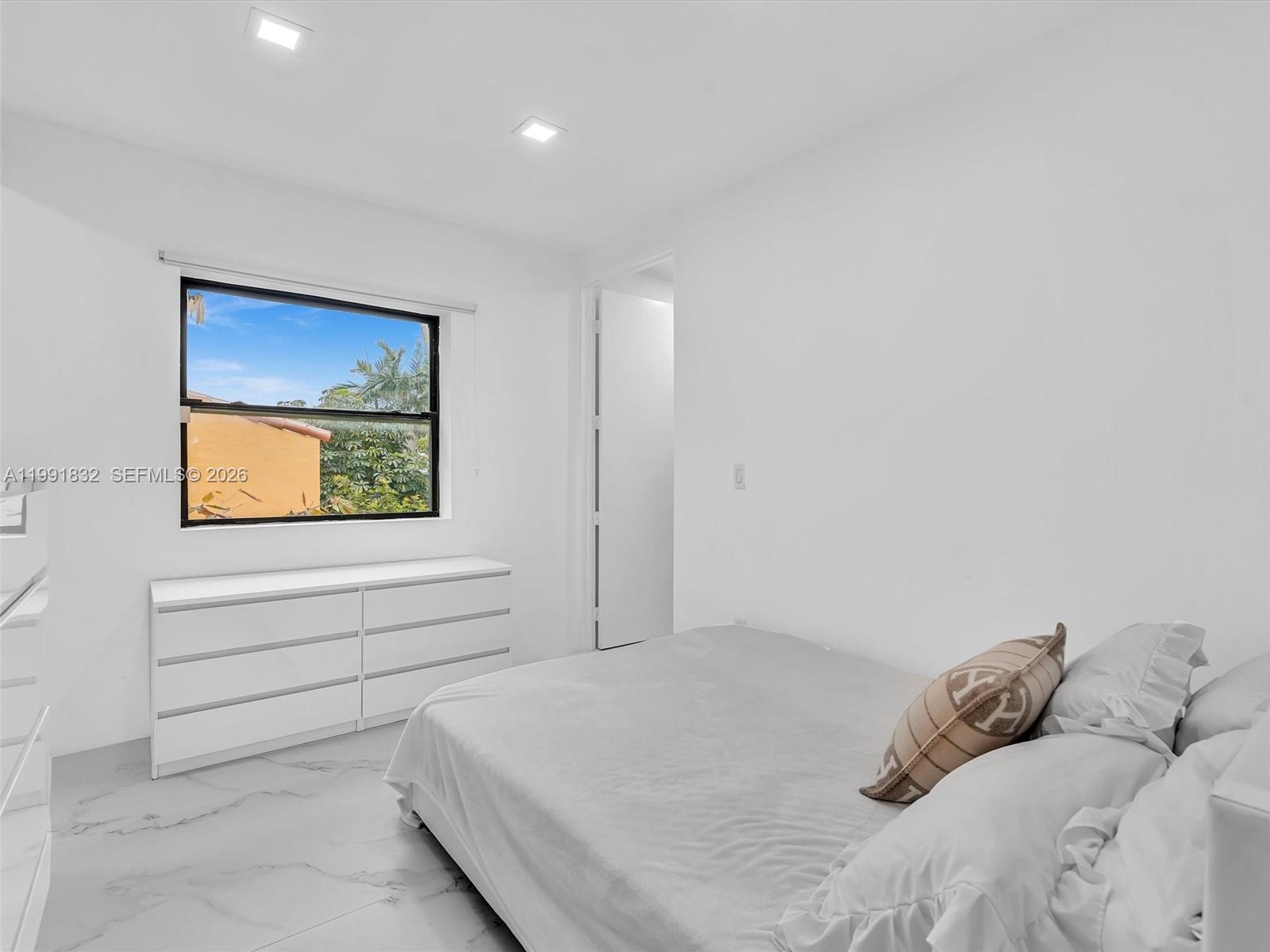 3010 Alton Road Miami Beach, FL 33140 - Photo 35 of 60