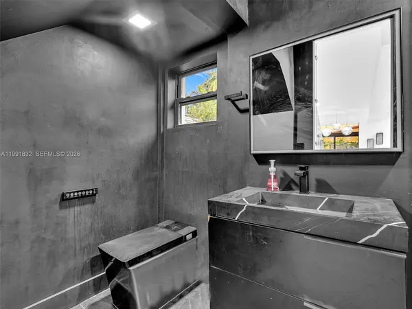 $17,900 | 3010 Alton Road, Miami Beach, FL 33140