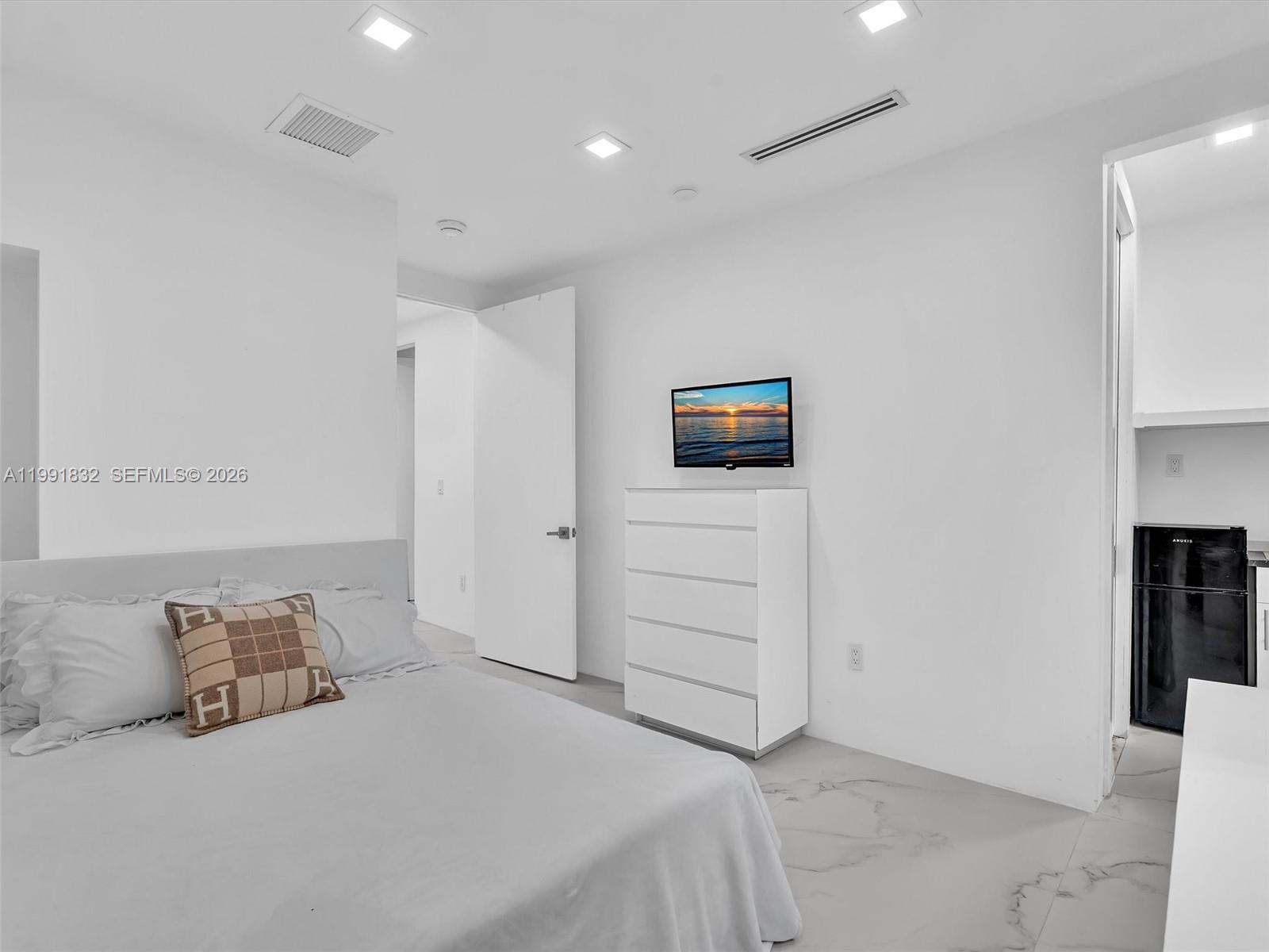 3010 Alton Road Miami Beach, FL 33140 - Photo 39 of 60