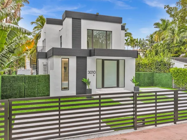 $17,900 | 3010 Alton Road, Miami Beach, FL 33140