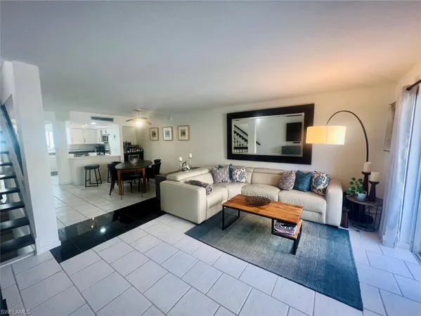 $10,000 | 9524 Gulf Shore Drive, Unit 2, Naples, FL 34108