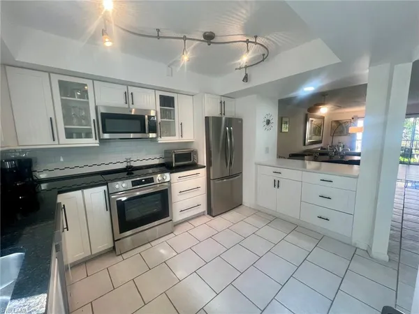 $10,000 | 9524 Gulf Shore Drive, Unit 2, Naples, FL 34108