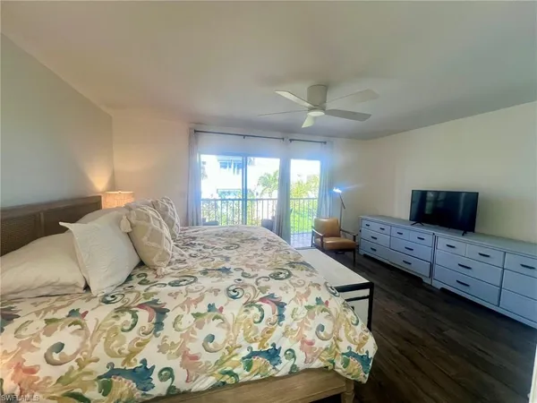 $10,000 | 9524 Gulf Shore Drive, Unit 2, Naples, FL 34108