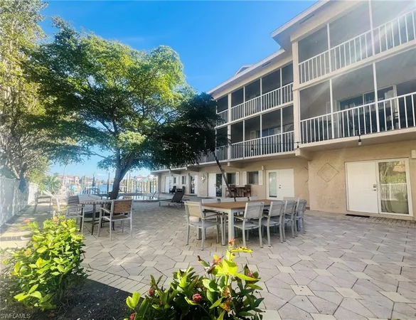 $10,000 | 9524 Gulf Shore Drive, Unit 2, Naples, FL 34108