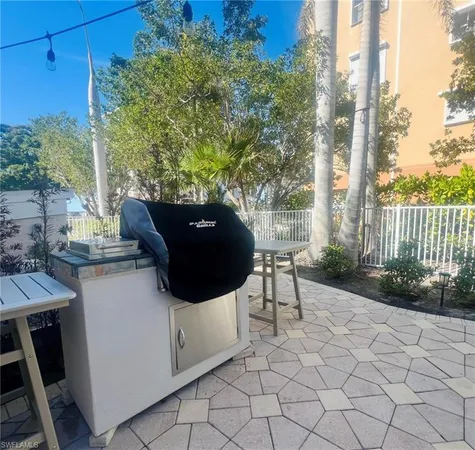 $10,000 | 9524 Gulf Shore Drive, Unit 2, Naples, FL 34108