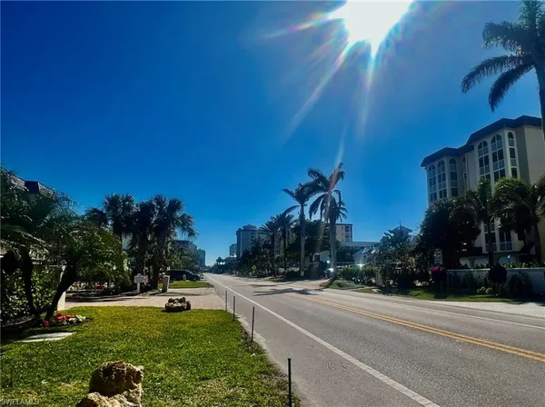 $10,000 | 9524 Gulf Shore Drive, Unit 2, Naples, FL 34108