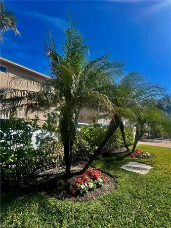 $10,000 | 9524 Gulf Shore Drive, Unit 2, Naples, FL 34108