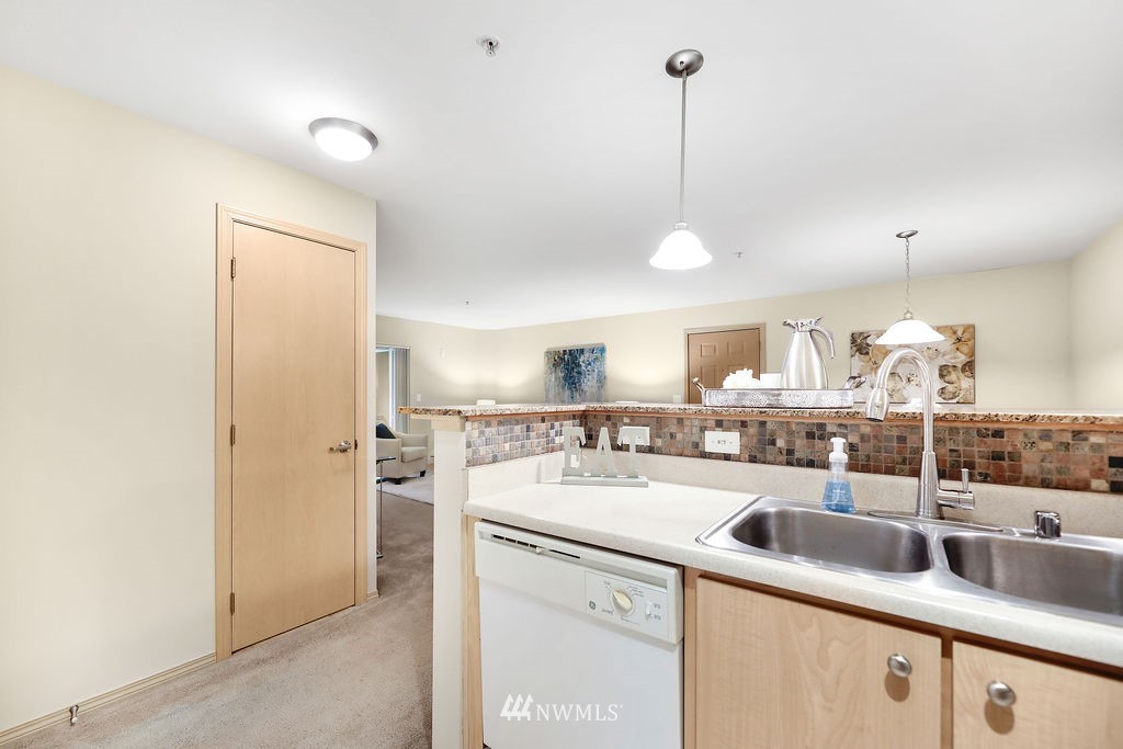 10733 Valley View Road, Unit C202 Bothell, WA 98011 - Photo 12 of 39