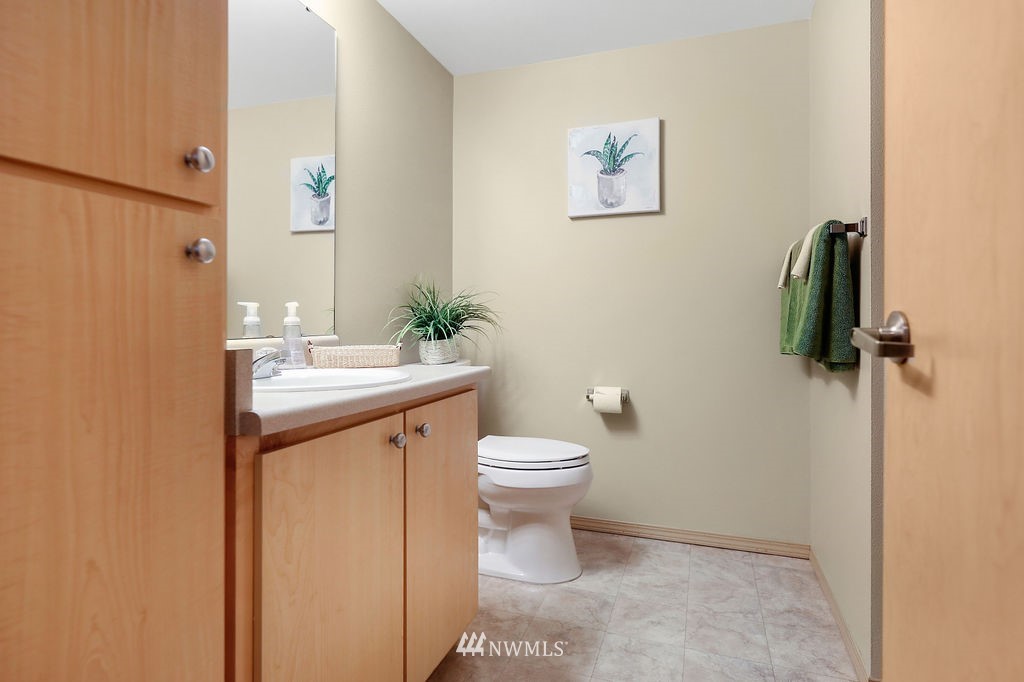 10733 Valley View Road, Unit C202 Bothell, WA 98011 - Photo 18 of 39