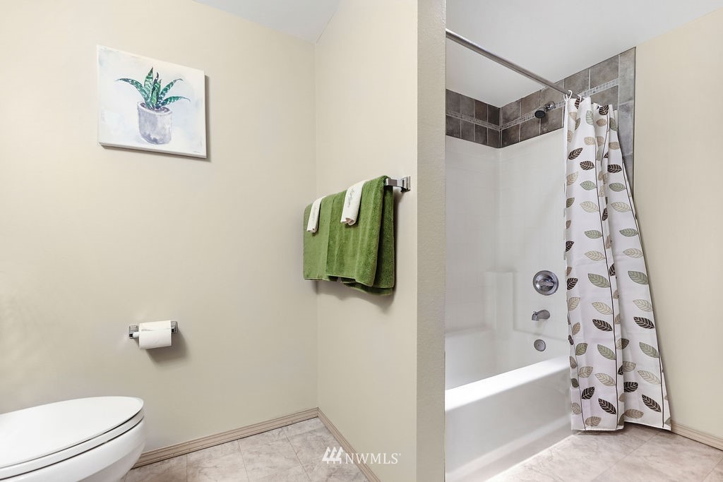 10733 Valley View Road, Unit C202 Bothell, WA 98011 - Photo 20 of 39