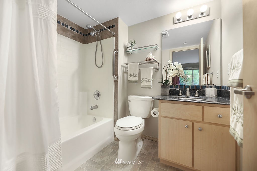 10733 Valley View Road, Unit C202 Bothell, WA 98011 - Photo 27 of 39
