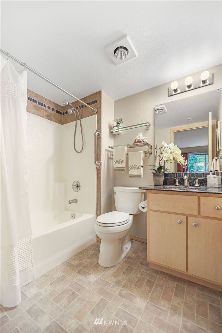 10733 Valley View Road, Unit C202 Bothell, WA 98011 - Photo 28 of 39
