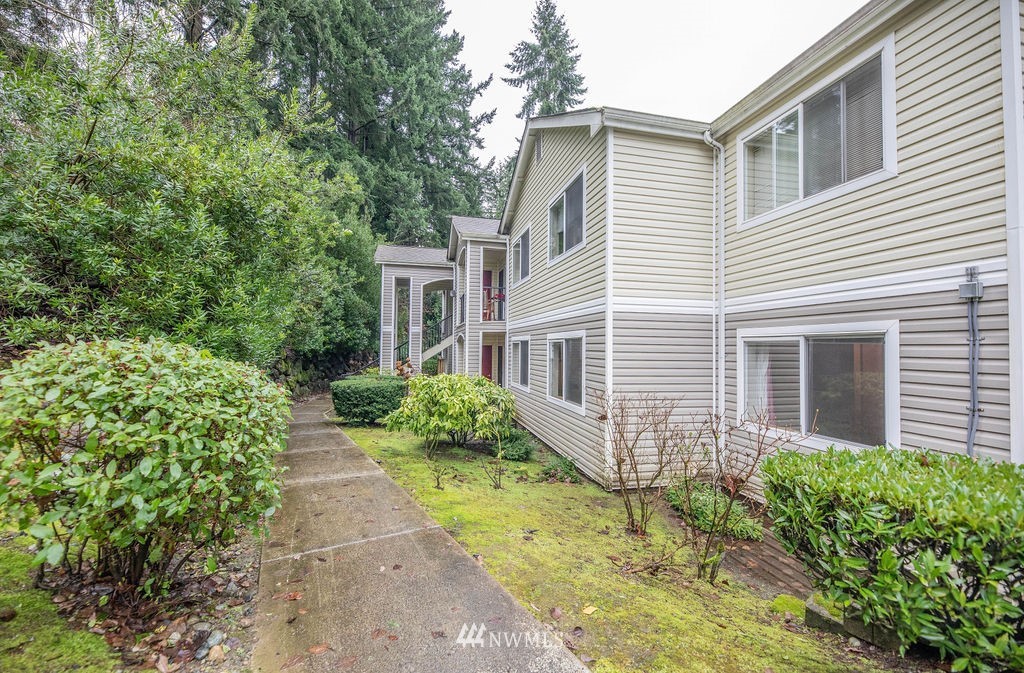 10733 Valley View Road, Unit C202 Bothell, WA 98011 - Photo 37 of 39