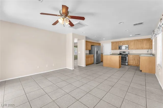 $2,500 | 2526 Begonia Valley Avenue, Henderson, NV 89074