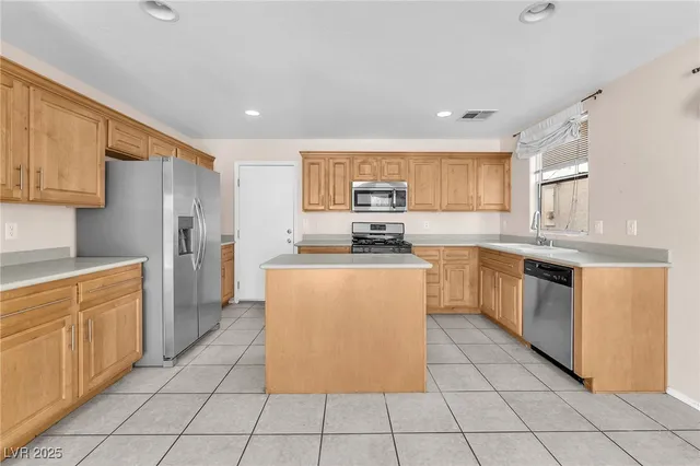 $2,500 | 2526 Begonia Valley Avenue, Henderson, NV 89074