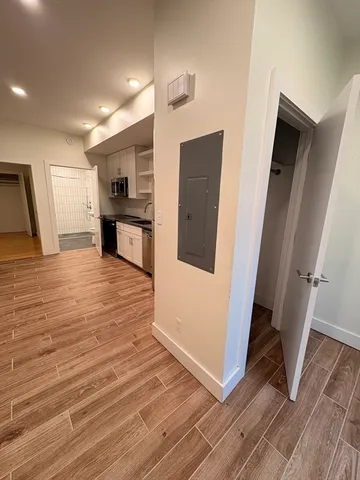 $1,950 | 245 Norwell Street, Unit 1, Boston, MA 02124