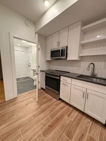 $1,950 | 245 Norwell Street, Unit 1, Boston, MA 02124
