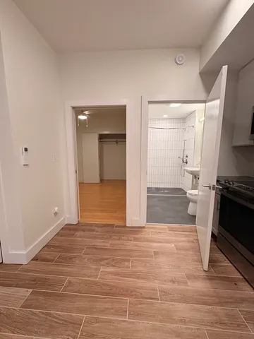 $1,950 | 245 Norwell Street, Unit 1, Boston, MA 02124