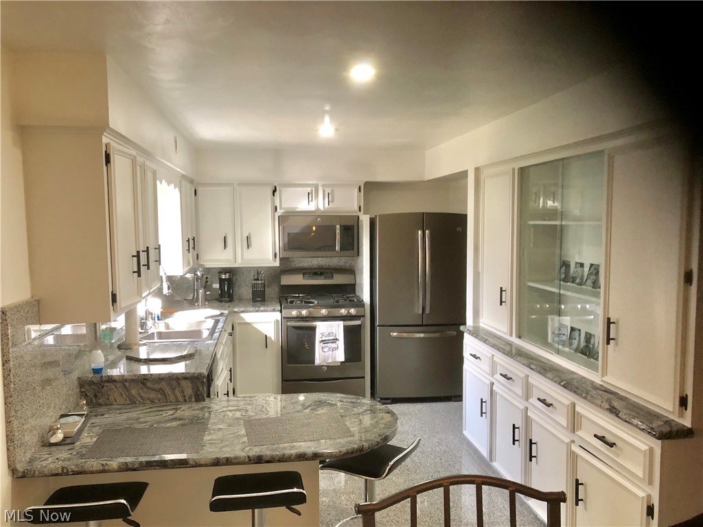 667 Robinson Road Campbell, OH 44405 - Photo 7 of 24 Gallery Image 7