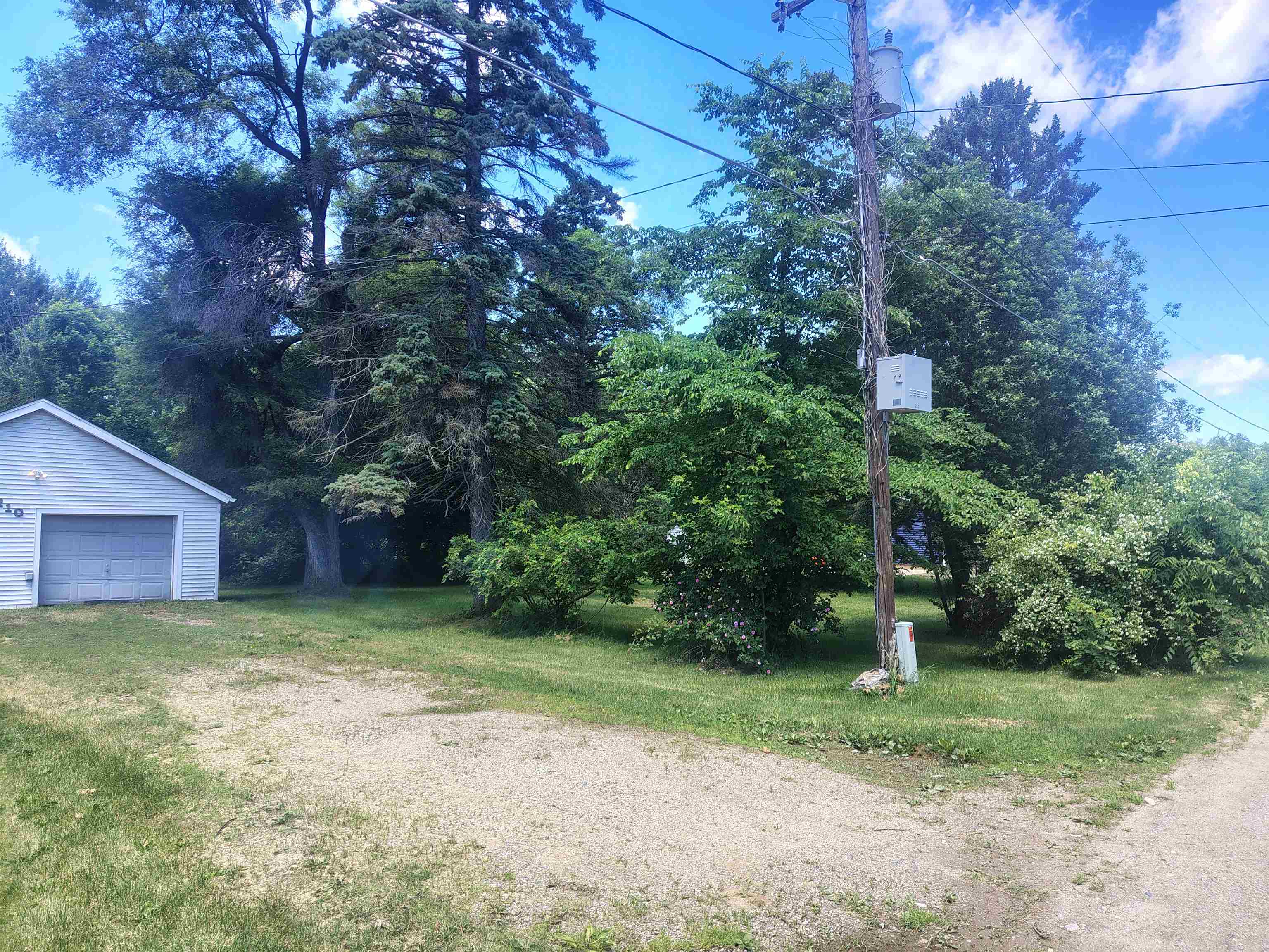 210 Doepker Road Owosso, MI 48867 - Photo 3 of 33