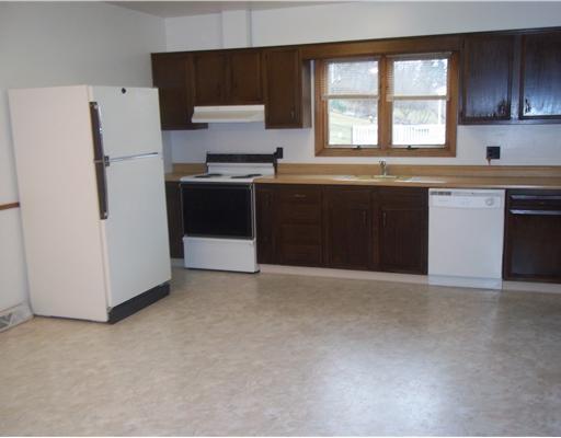 172 Potato Run Road Washington, PA 15301 - Photo 5 of 18 Kitchen. Large eat in kitchen!