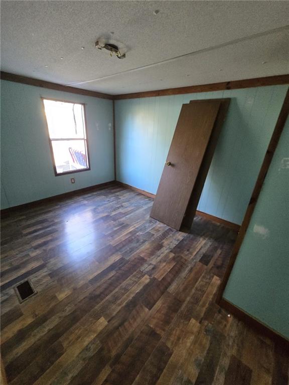 211 Waycross Road Savannah, GA 31419 - Photo 5 of 8 a view of an empty room and window