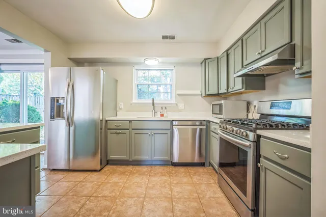 $2,650 | 14801 Basingstoke Loop, Centreville, VA 20120