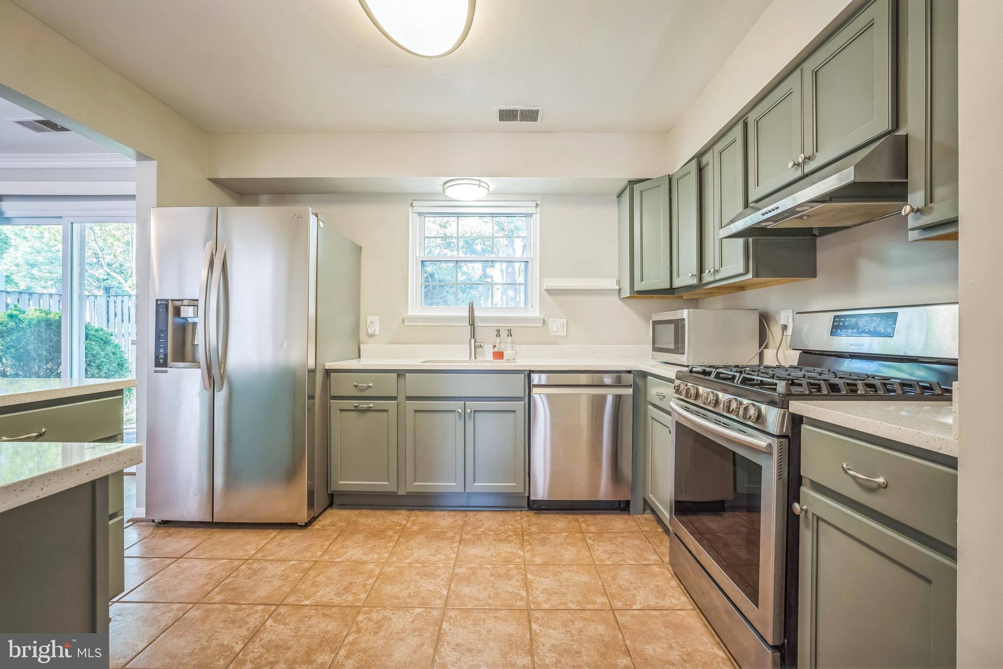 14801 Basingstoke Loop Centreville, VA 20120 - Photo 13 of 30