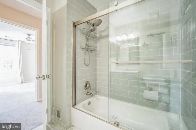 $2,650 | 14801 Basingstoke Loop, Centreville, VA 20120