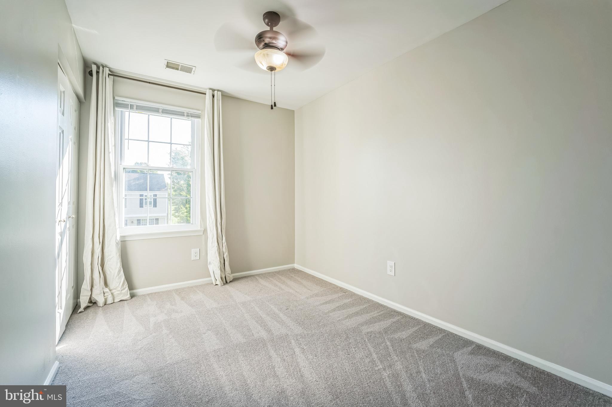 14801 Basingstoke Loop Centreville, VA 20120 - Photo 25 of 30