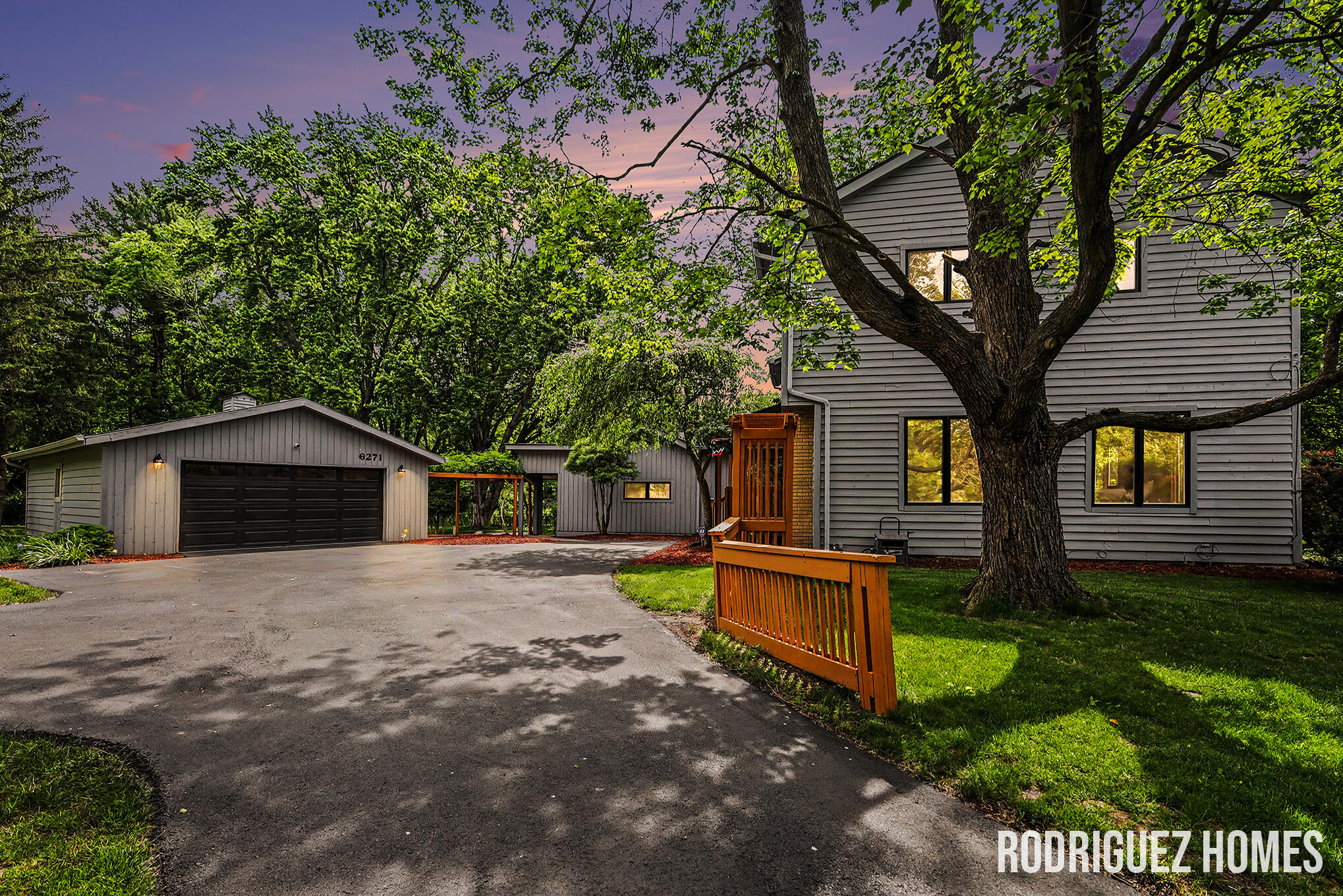 6271 Cascade Road Southeast Grand Rapids, MI 49546 - Photo 1 of 36 IMG_2796-