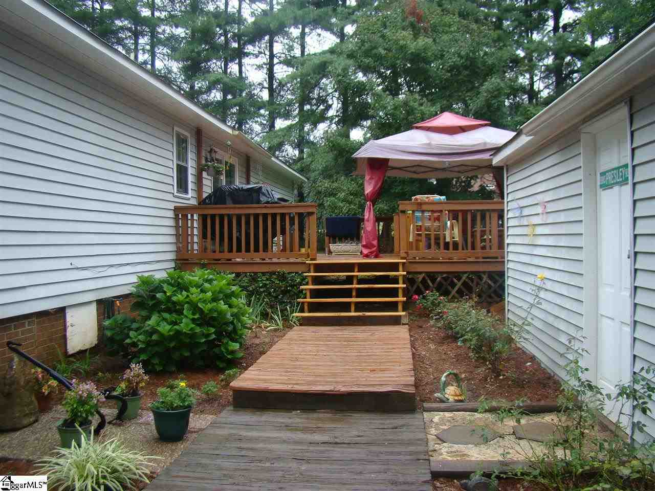 202 West Gap Creek Road Greer, SC 29651 - Photo 2 of 15