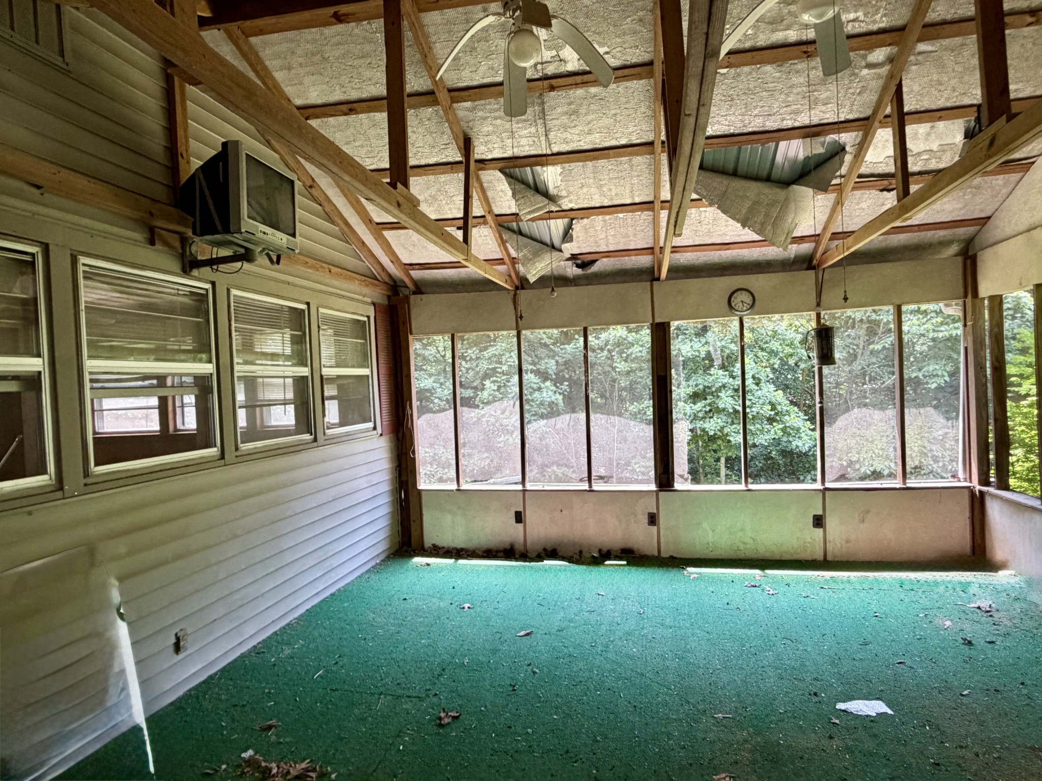 2115 Spring Hill Road Paris, TN 38242 - Photo 18 of 18 an empty room with wooden floor and windows
