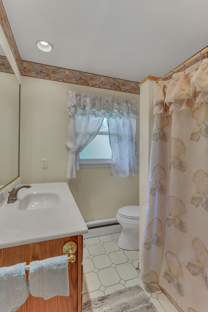 443 Glendale Road Roselle, IL 60172 - Photo 17 of 28