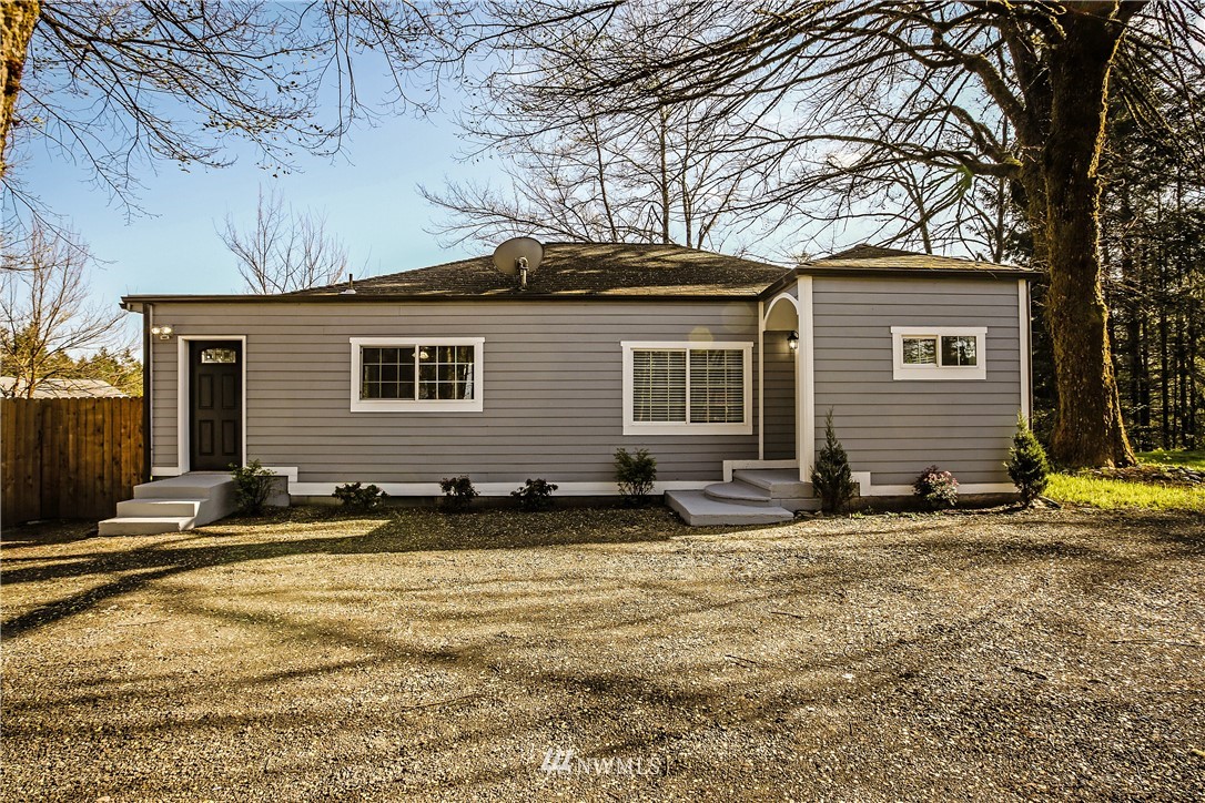 4133 Harris Road Southeast Port Orchard, WA 98366 - Photo 2 of 23 Gallery Image 2