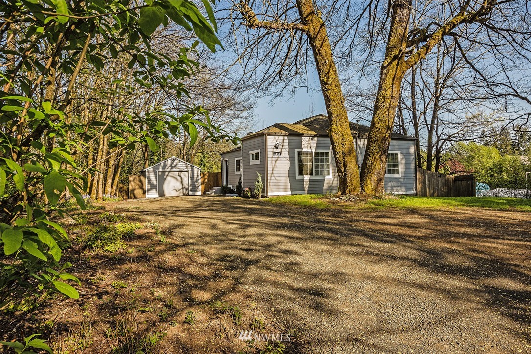 4133 Harris Road Southeast Port Orchard, WA 98366 - Photo 4 of 23 Gallery Image 4