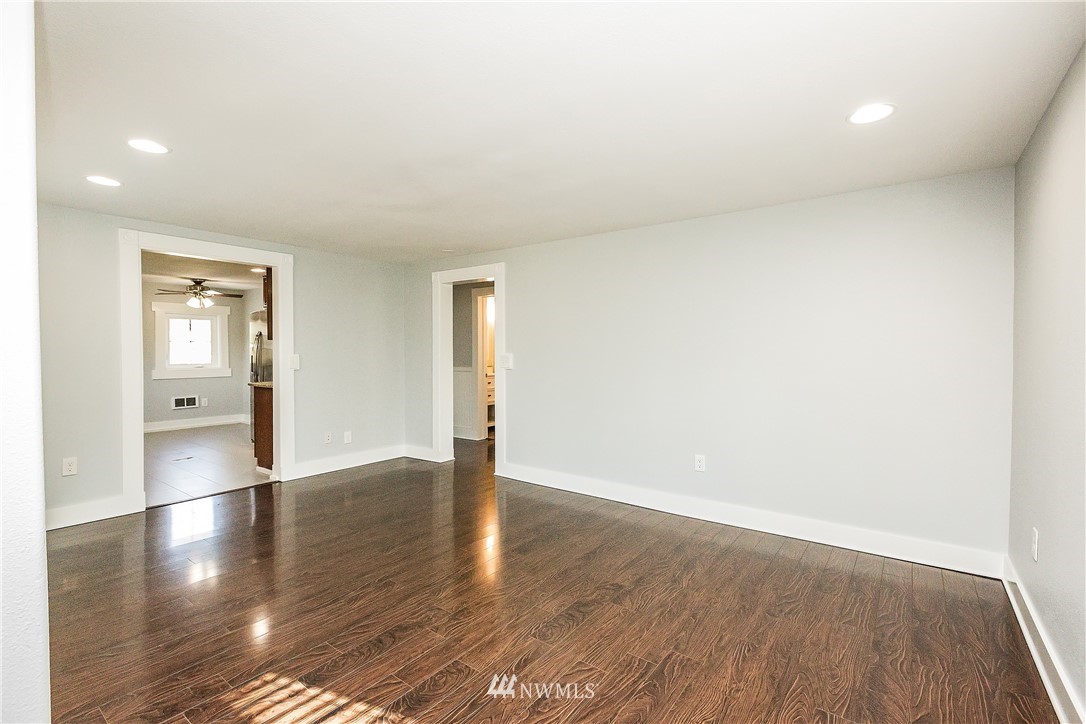 4133 Harris Road Southeast Port Orchard, WA 98366 - Photo 6 of 23 Gallery Image 6