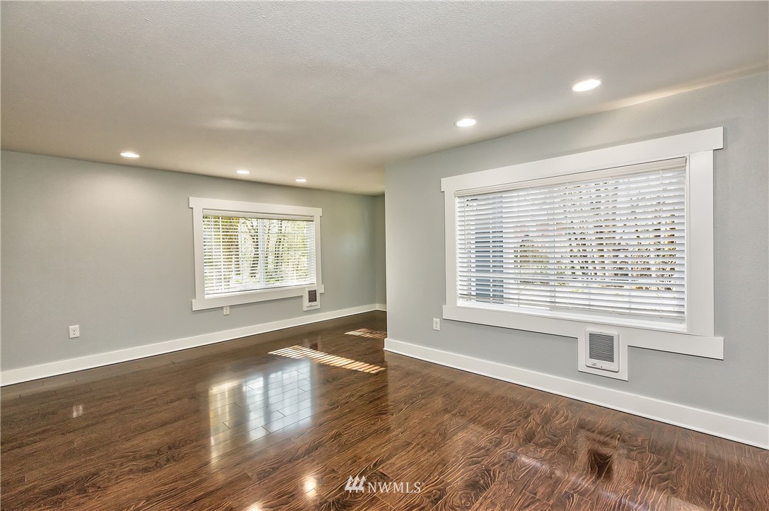 4133 Harris Road Southeast Port Orchard, WA 98366 - Photo 7 of 23 Gallery Image 7