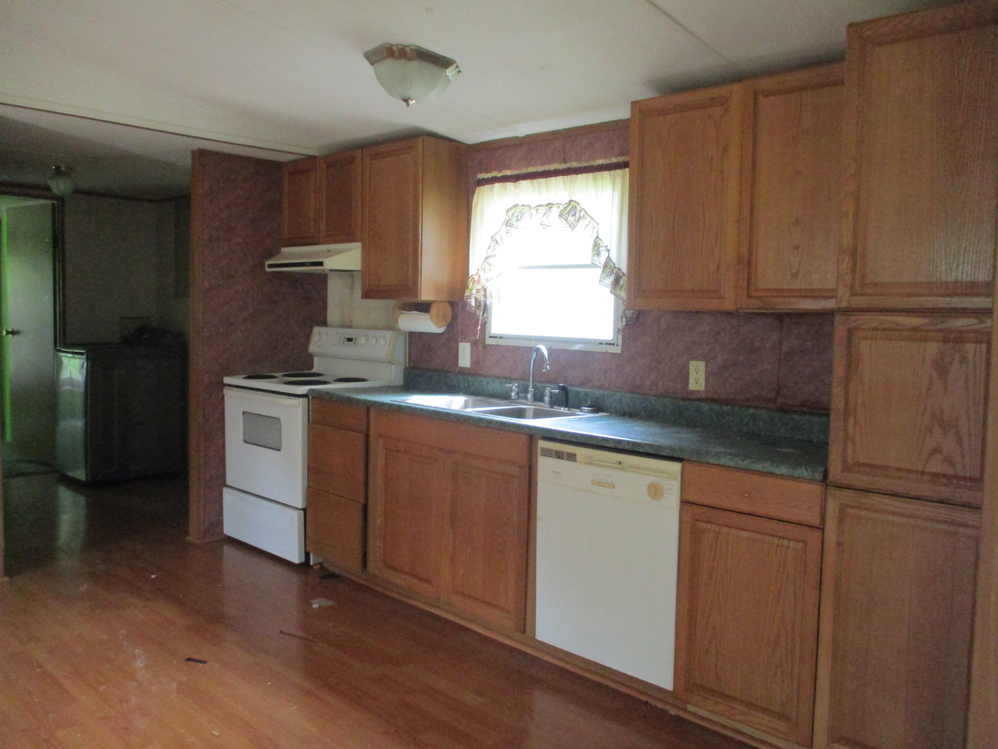 534 Government Road Bristol, TN 37620 - Photo 5 of 10 IMG_9623