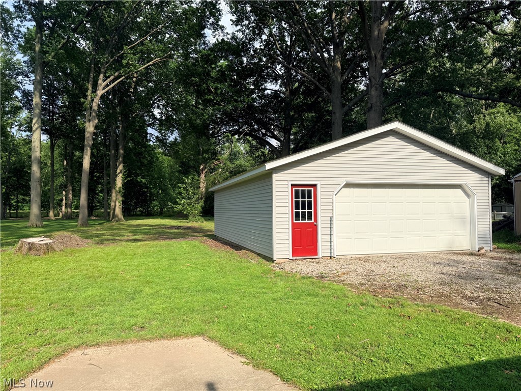 10519 Dewhurst Road Elyria, OH 44035 - Photo 2 of 20
