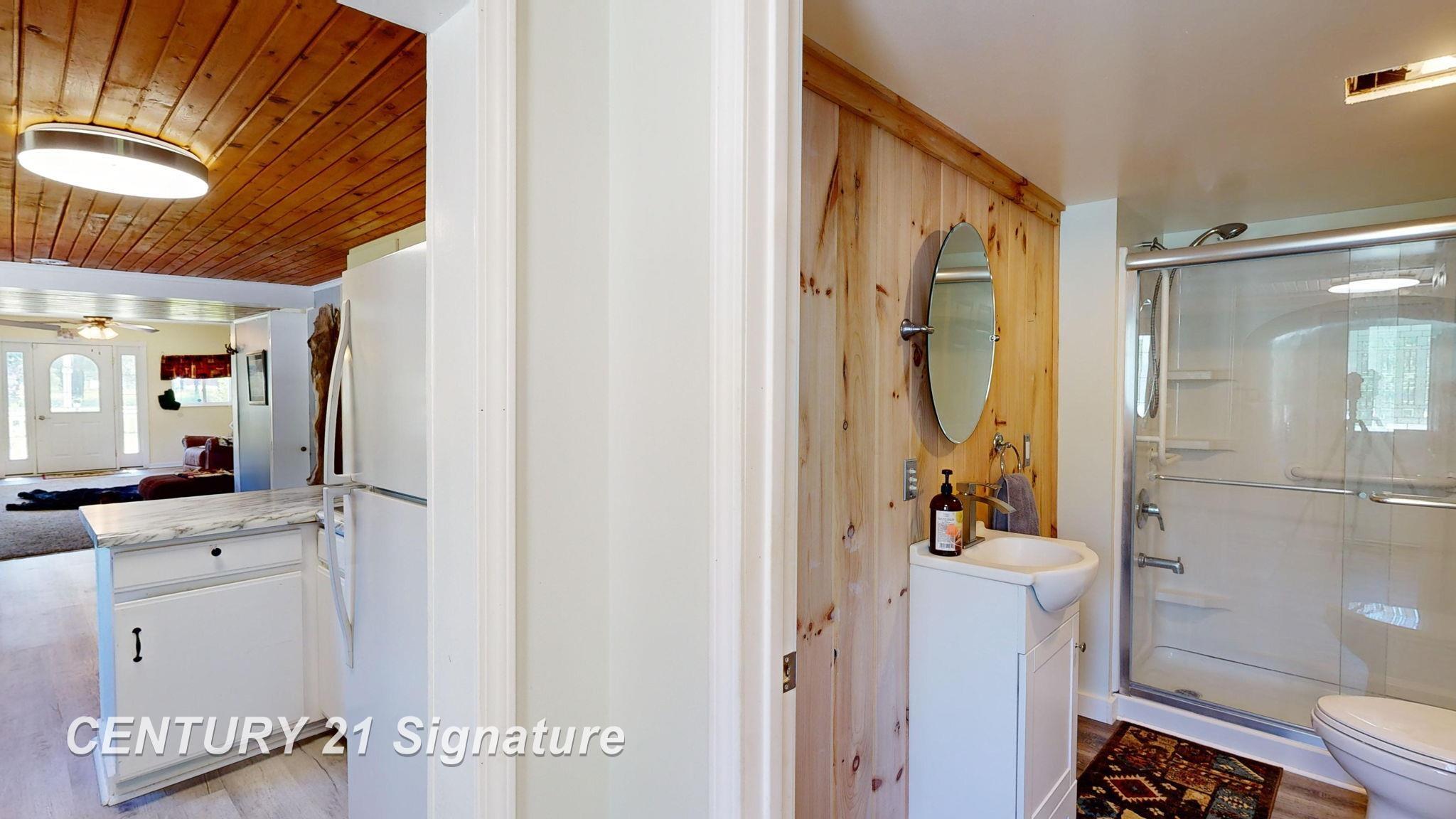 618 Eola Road Harrison, MI 48625 - Photo 7 of 46 50145146-26e86a47-65b4-4ce3-8c93-22fc6e7f62bc.JPG