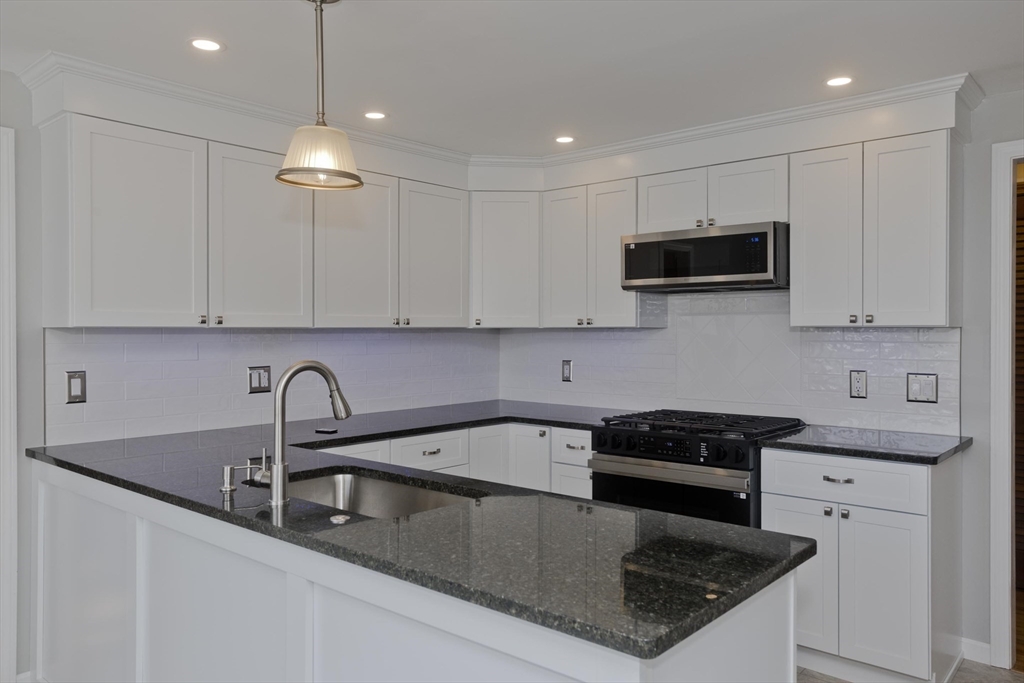 239 Porter Road East Longmeadow, MA 01028 - Photo 4 of 42 Gallery Image 4