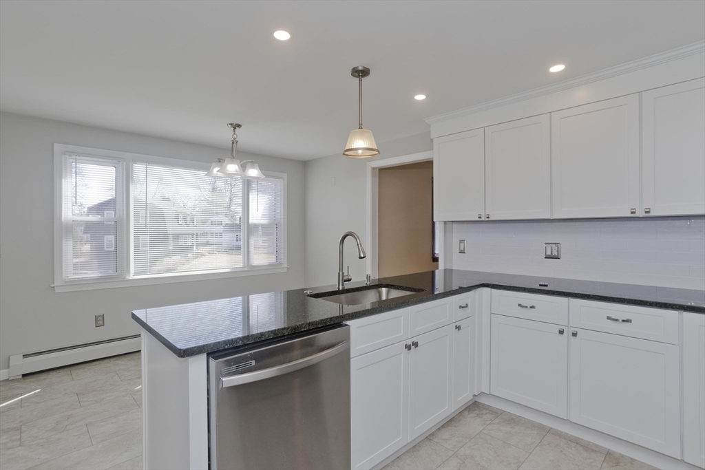239 Porter Road East Longmeadow, MA 01028 - Photo 5 of 42 Gallery Image 5