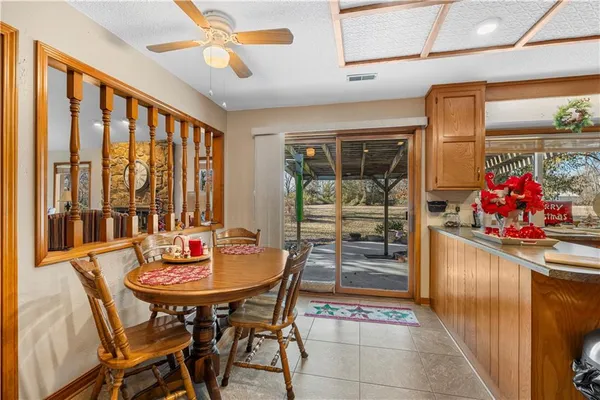 $329,900 | 16800 South 1413th Road, Nevada, MO 64772