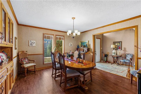 $329,900 | 16800 South 1413th Road, Nevada, MO 64772
