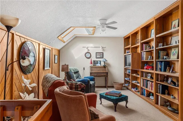 $329,900 | 16800 South 1413th Road, Nevada, MO 64772