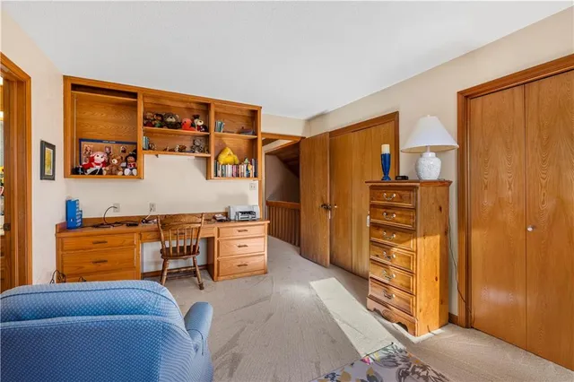 $329,900 | 16800 South 1413th Road, Nevada, MO 64772